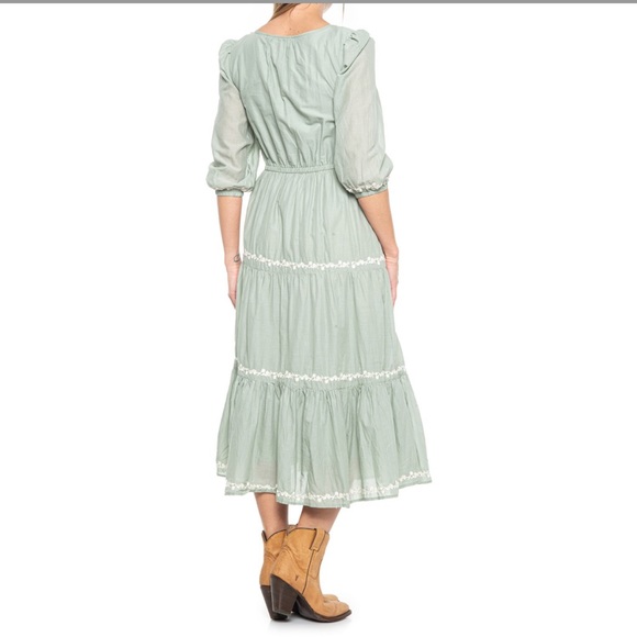 🆕NWT Lucky Brand Embroidered 3/4 Sleeves Tiered V-Neck MIDI Dress - Picture 3 of 11